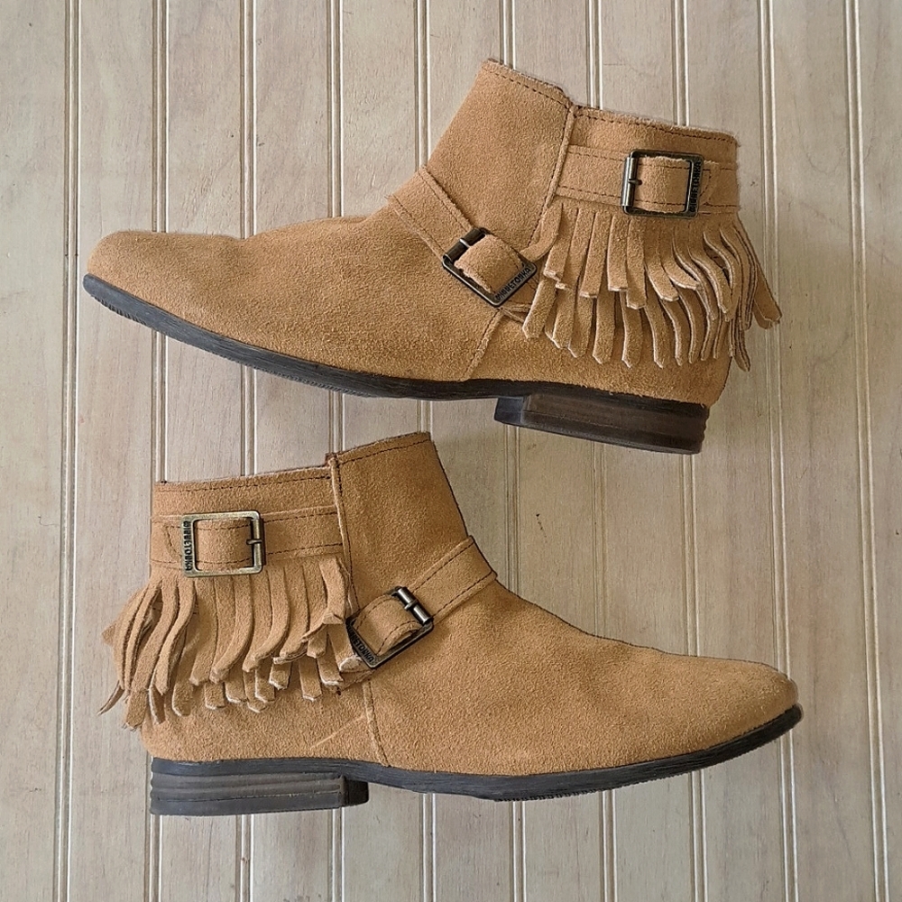 Minnetonka Rancho Fringe Suede Ankle Boots